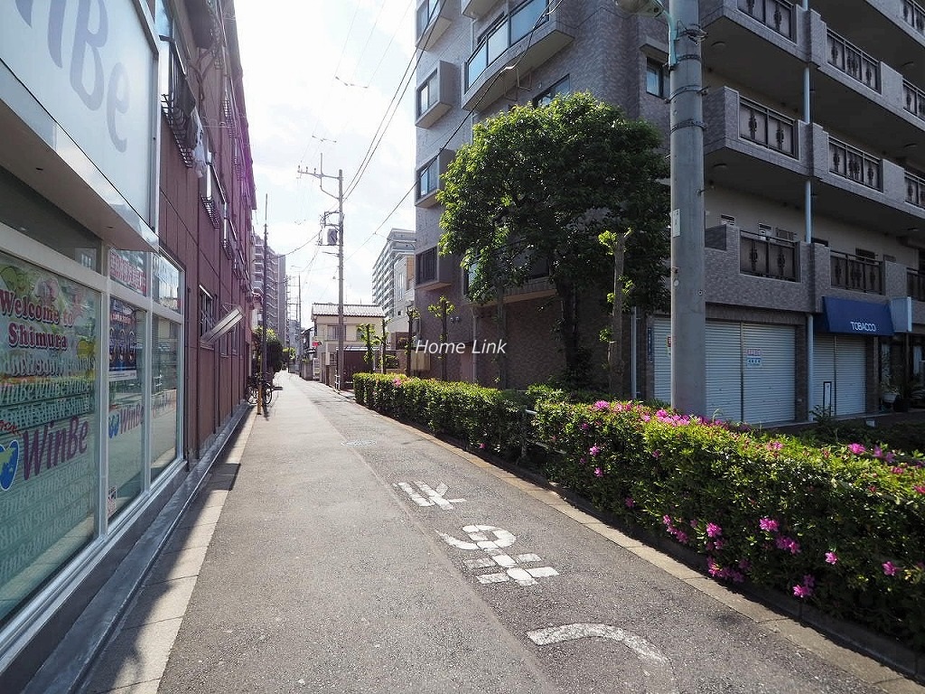 ライオンズマンション本蓮沼第2　前面道路